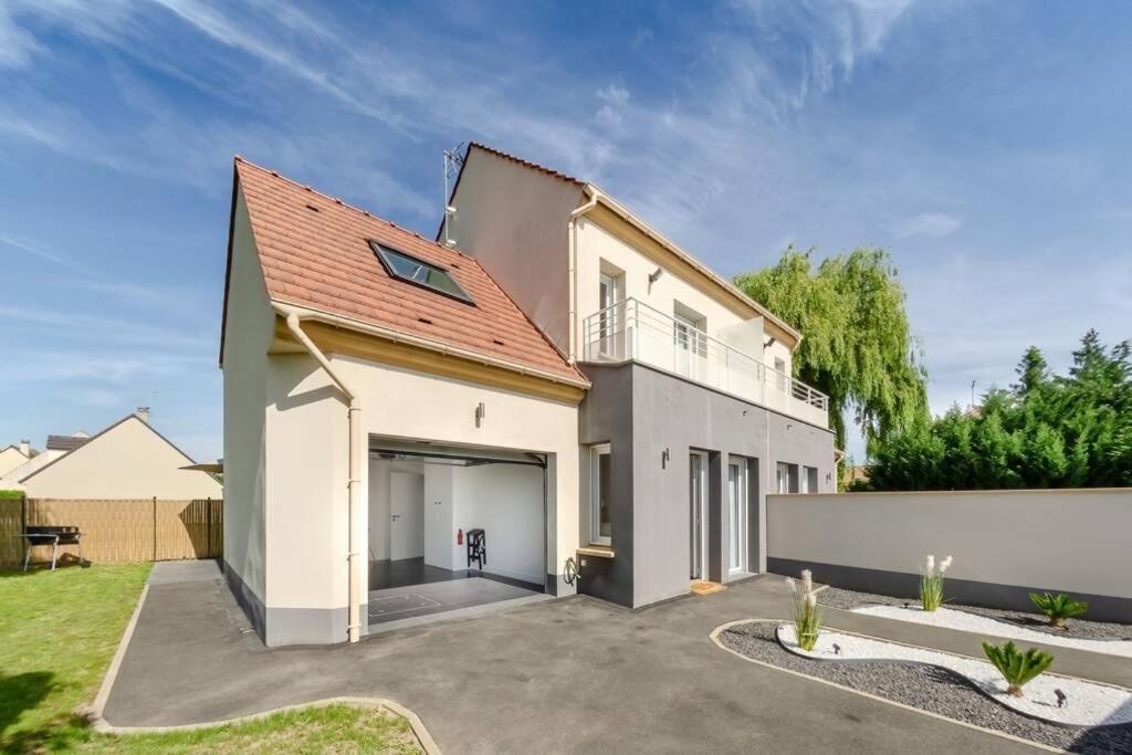 דירות Villejust New York House מראה חיצוני תמונה